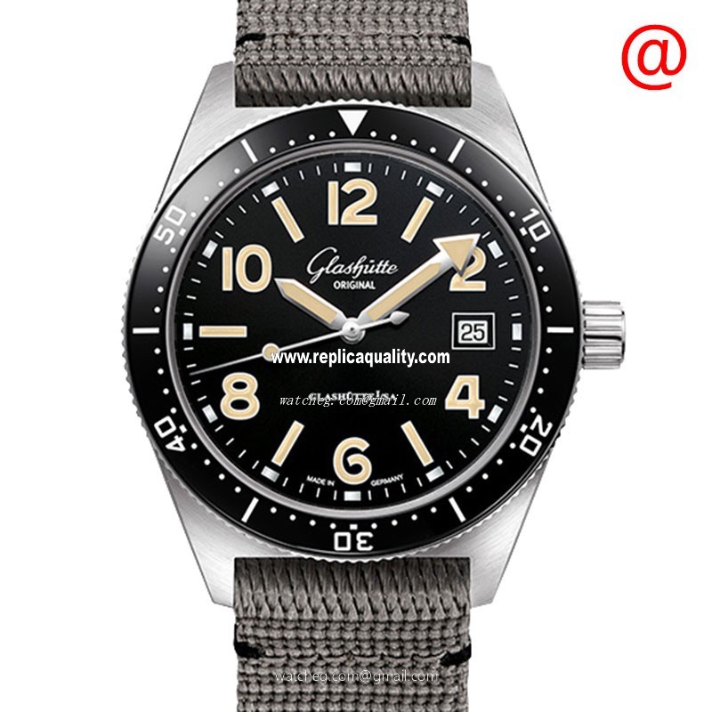 Glashutte SPEZIALIST 1-36-13-01-80-08 Automatic Stainless Steel Black