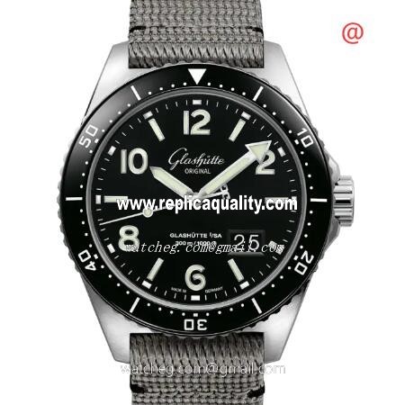 Glashutte SPEZIALIST 1-36-13-01-80-34 Automatic Stainless Steel Black