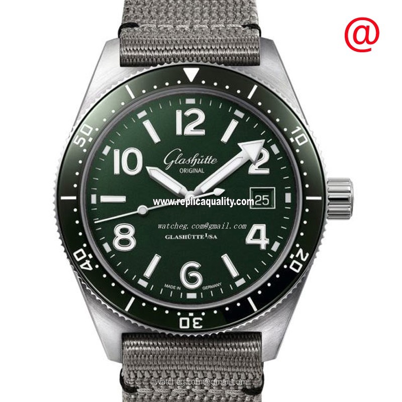 Glashutte SPEZIALIST 1-39-11-13-83-34 Automatic Stainless Steel Green