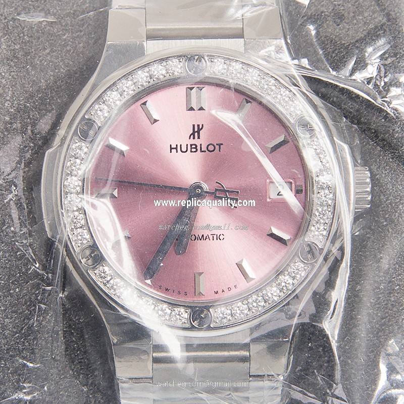 Hublot CLASSIC FUSION 568.NX.891P.NX.1204 Automatic Steel Pink