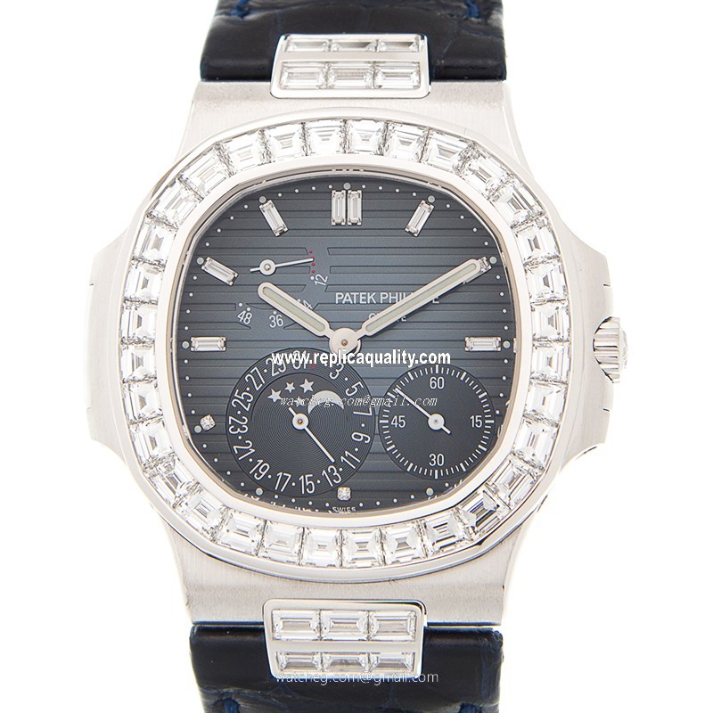 Patek Philippe NAUTILUS 5724G-001 Automatic 18kt White Gold & Diamond Dark Blue