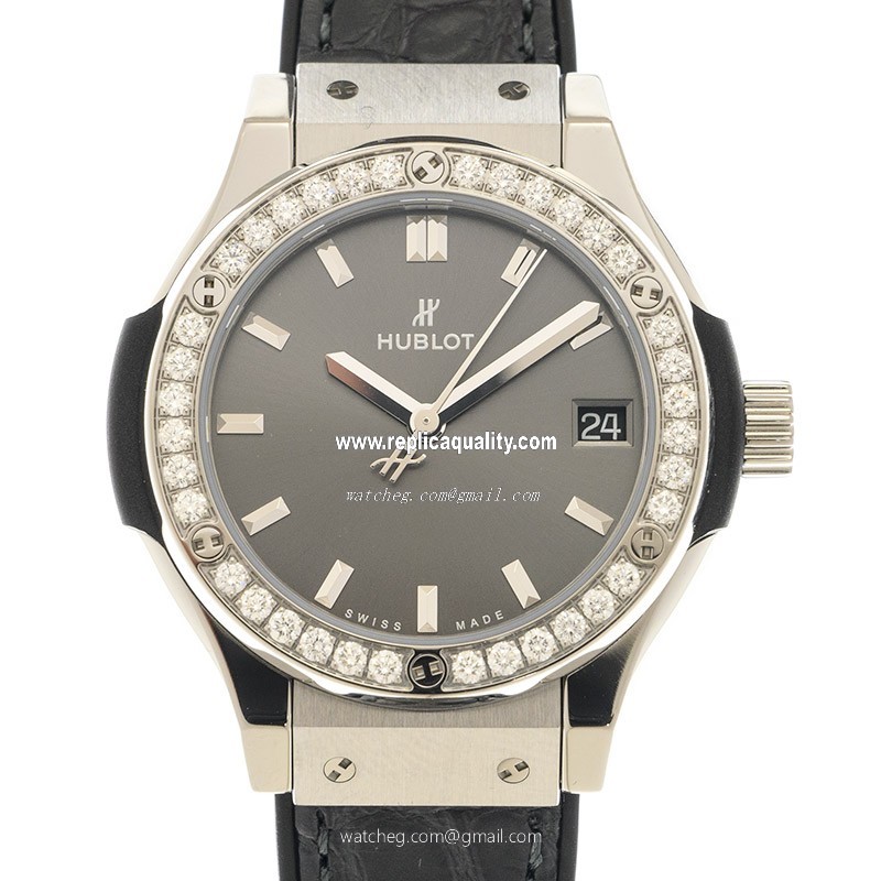 Hublot CLASSIC FUSION 581.NX.7071.LR.1104 Quartz Titanium & Diamond Gray