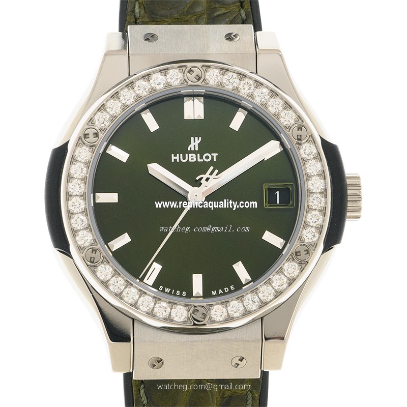 Hublot CLASSIC FUSION 581.NX.8970.LR.1104 Quartz Titanium & Diamond Green