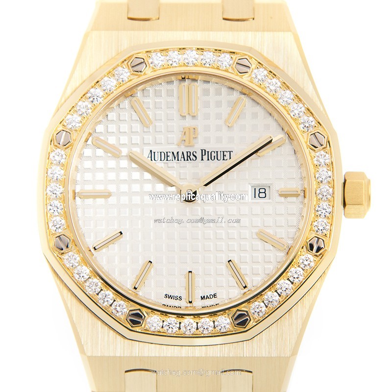 Audemars Piguet ROYAL OAK 67651BA.ZZ.1261BA.01 Quartz 18kt Gold & Diamond Silver