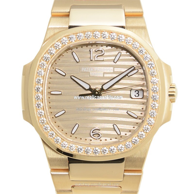 Patek Philippe NAUTILUS 7010/1R-012 Quartz 18kt Rose Gold & Diamonds Gold