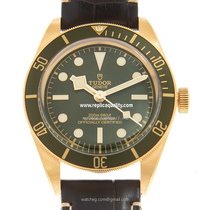 Tudor BLACK BAY 1958 79018V LEATHER STRAP Automatic 18kt Yellow Gold Green
