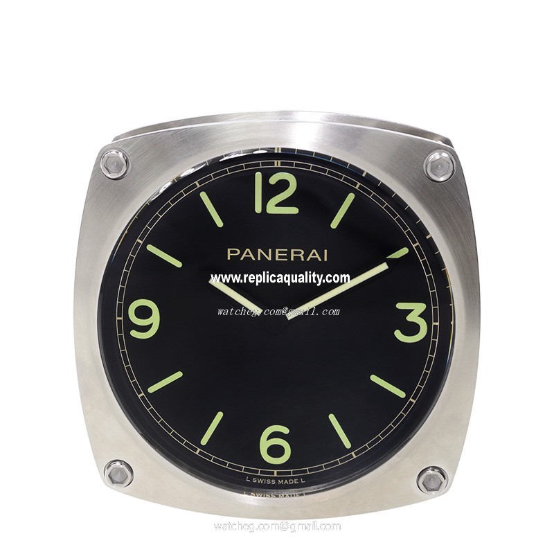 Panerai  PAM00585 Quartz  Black
