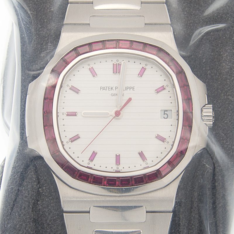 Patek Philippe 5711/112P-010  1