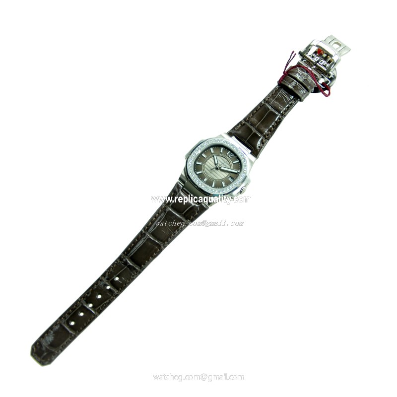 Patek Philippe 7010G-010 2