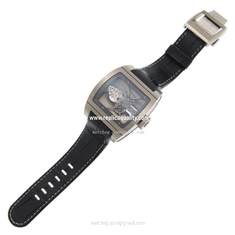Corum 022.702.04/0F81 0000 2