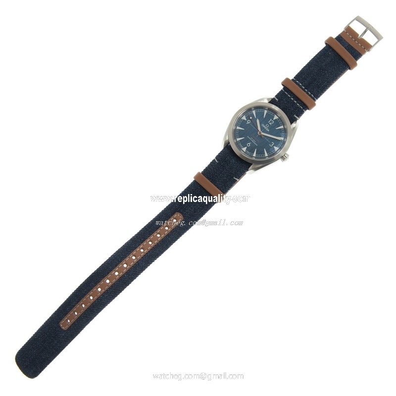 Omega 220.12.40.20.03.001 2