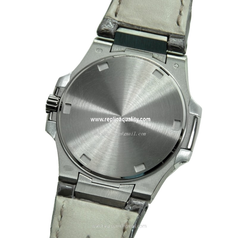 Patek Philippe 7010G-010 3