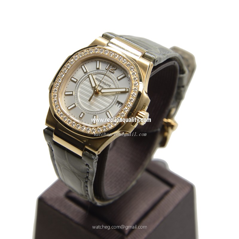 Patek Philippe 7010R-001 3