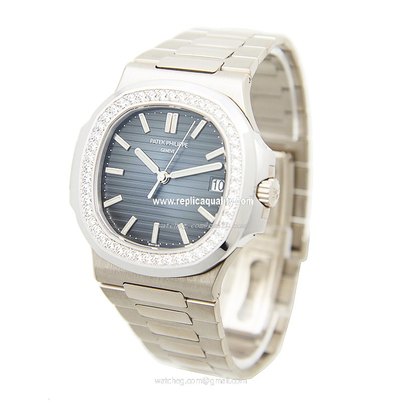 Patek Philippe 5713/1G-010 3
