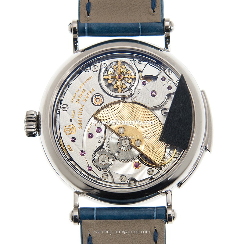 Patek Philippe 7000/50G-001 3