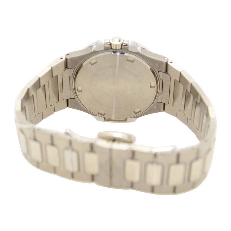 Patek Philippe 7010-1G-010 4