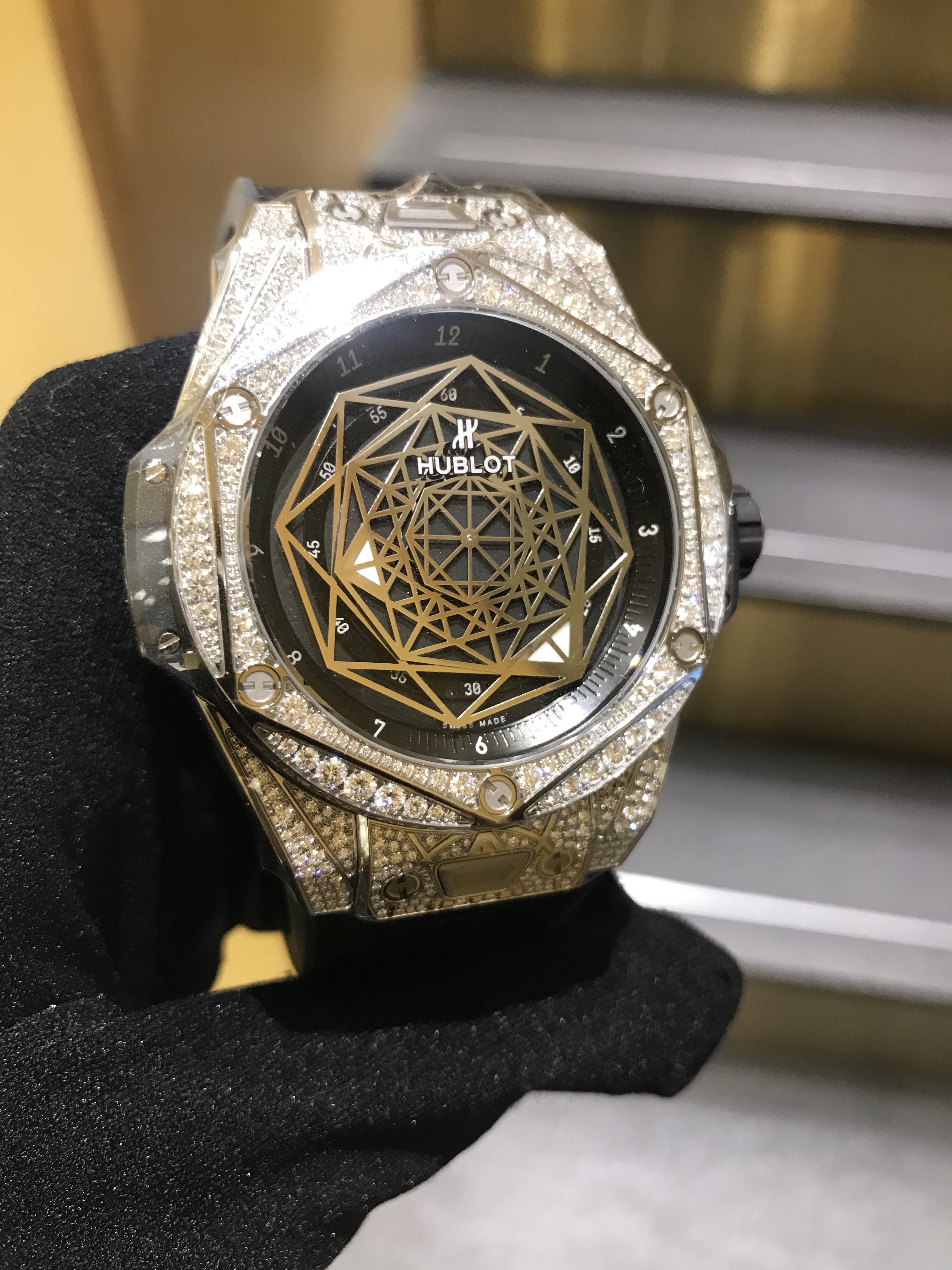 Hublot 415.NX.1112.VR.1704.MXM17 5