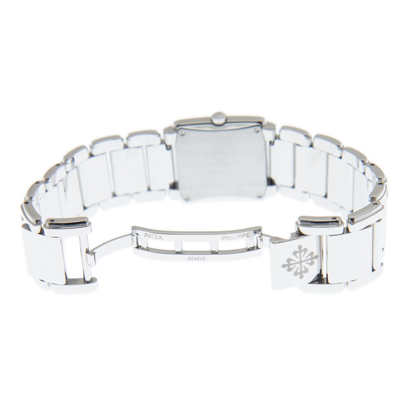 Patek Philippe 4910/1200A-010 5