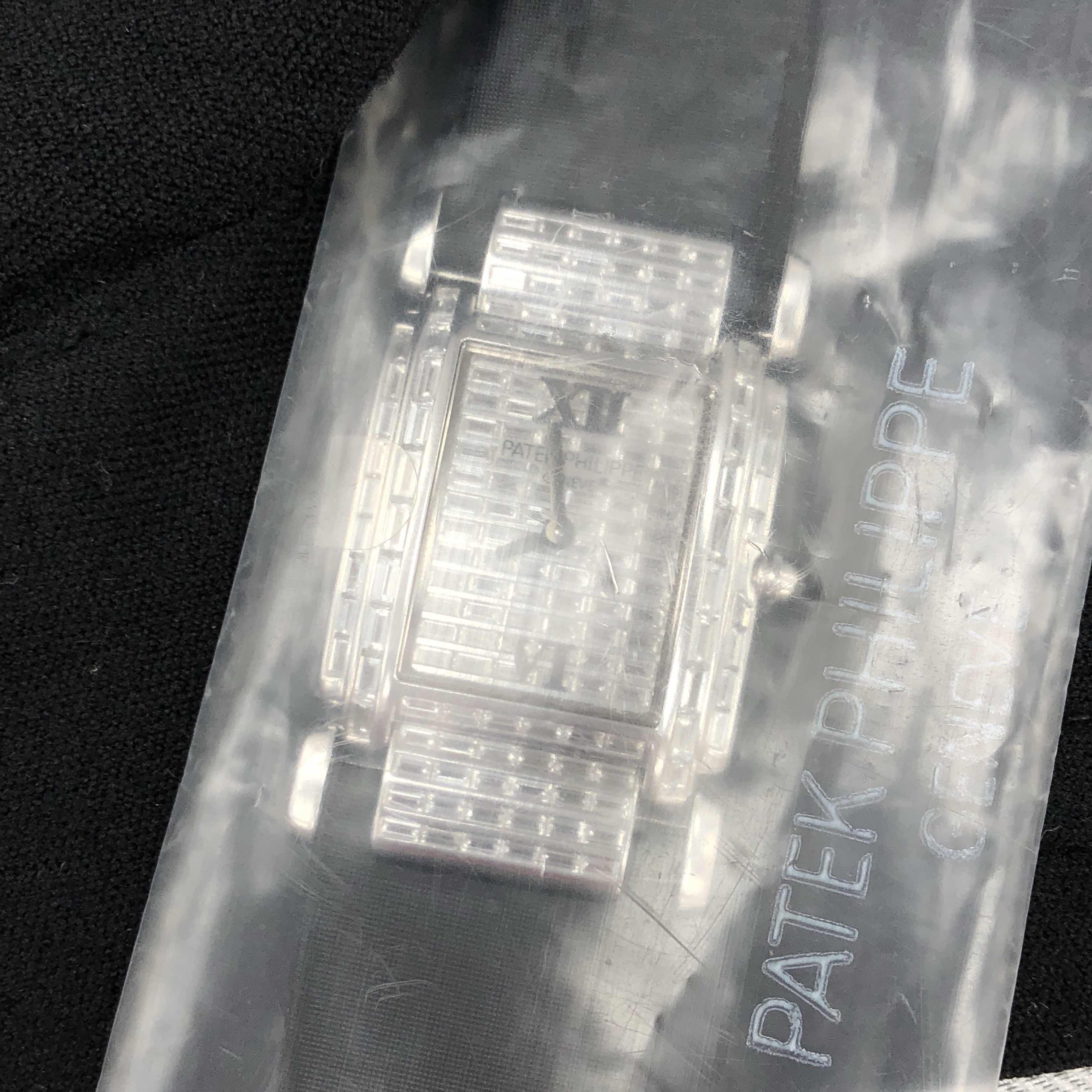 Patek Philippe 4911G-001 5
