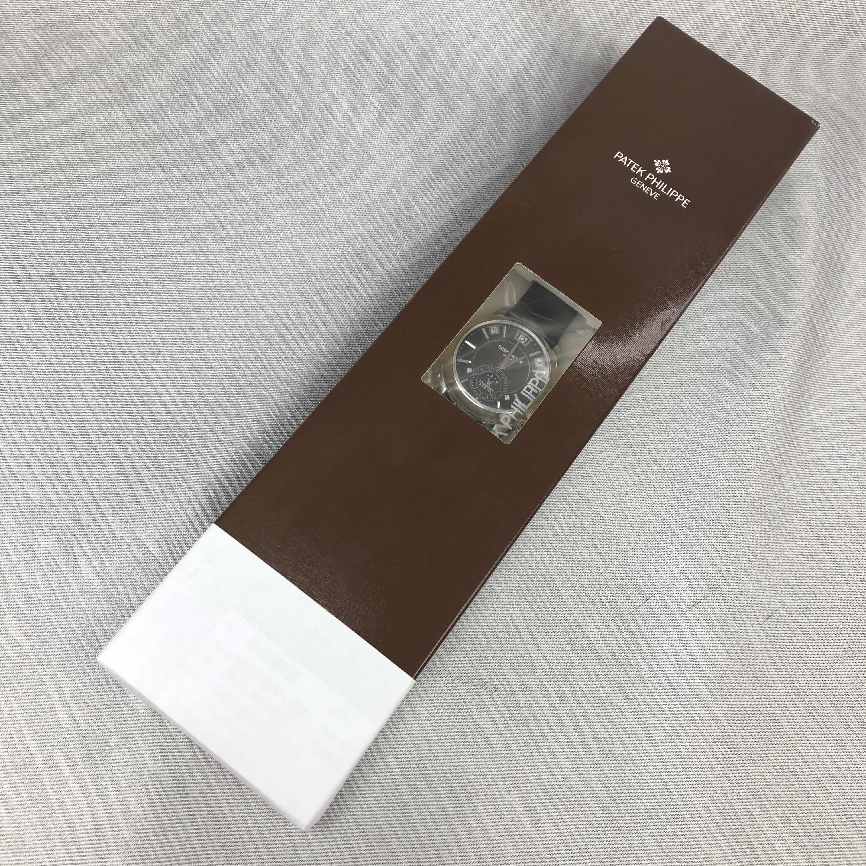 Patek Philippe 5207/700P-001 5