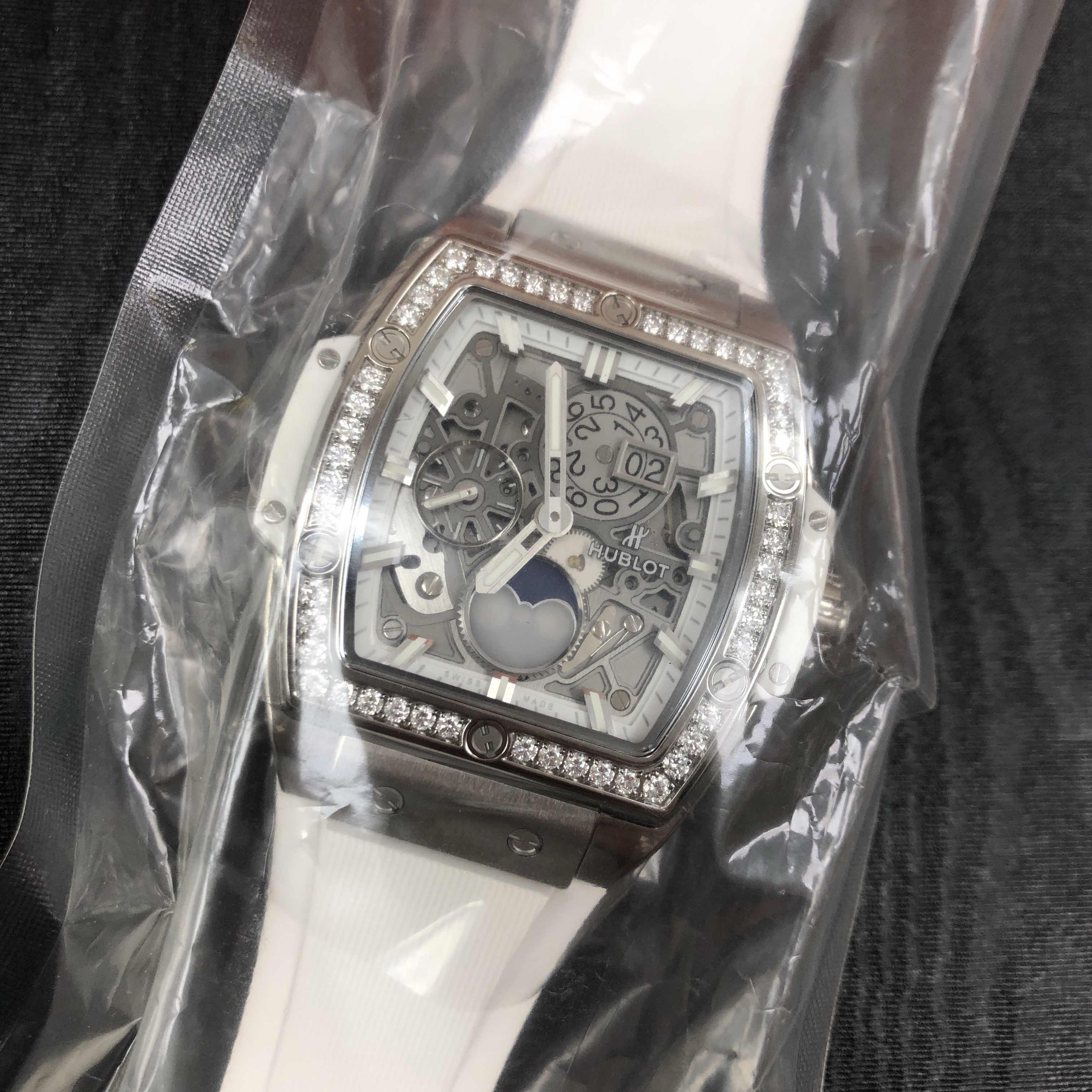 Hublot 647.NE.2070.RW.1204 5