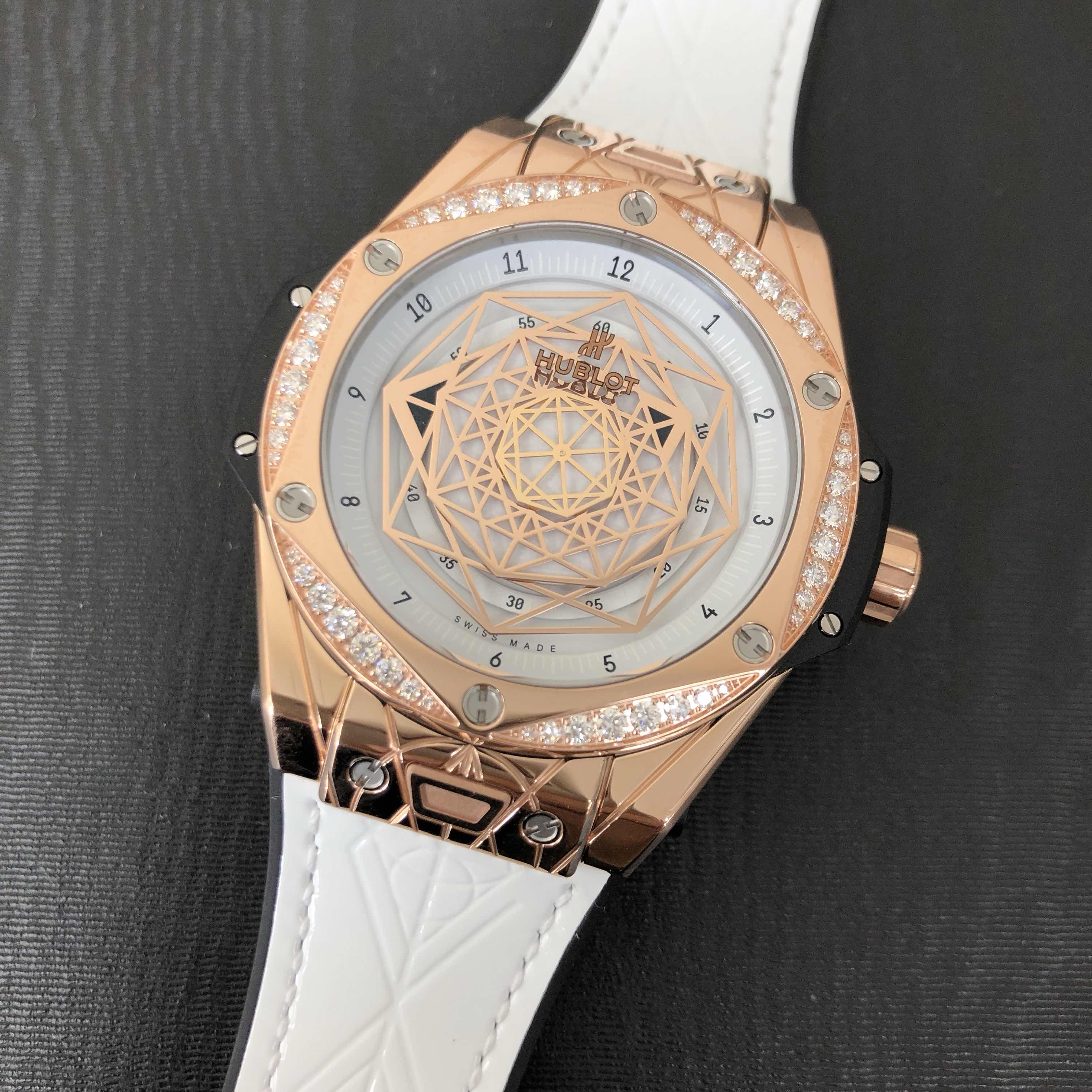 Hublot 465.OS.2028.VR.1204.MXM19 5