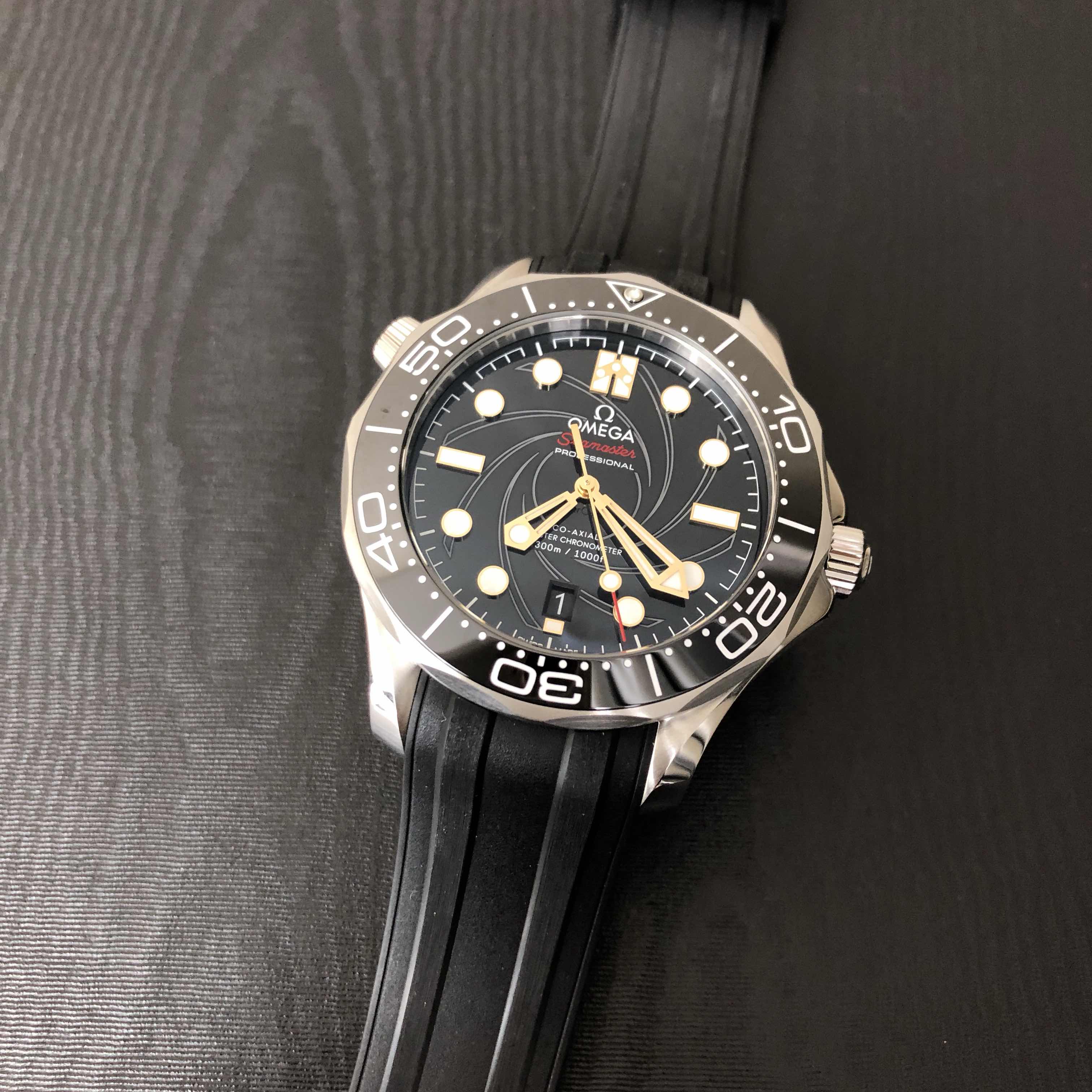Omega 210.22.42.20.01.004 5