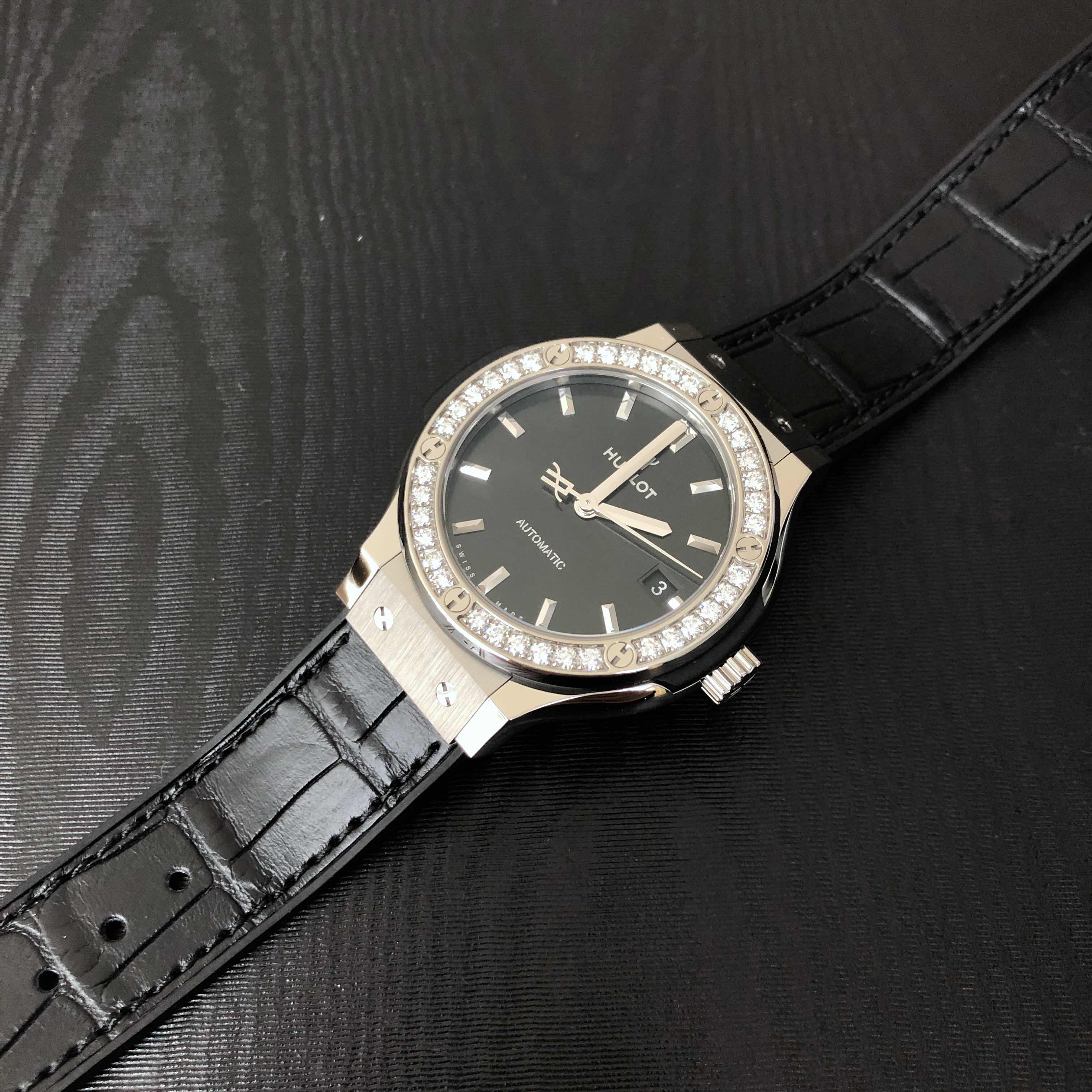 Hublot 565.NX.1470.LR.1204  5