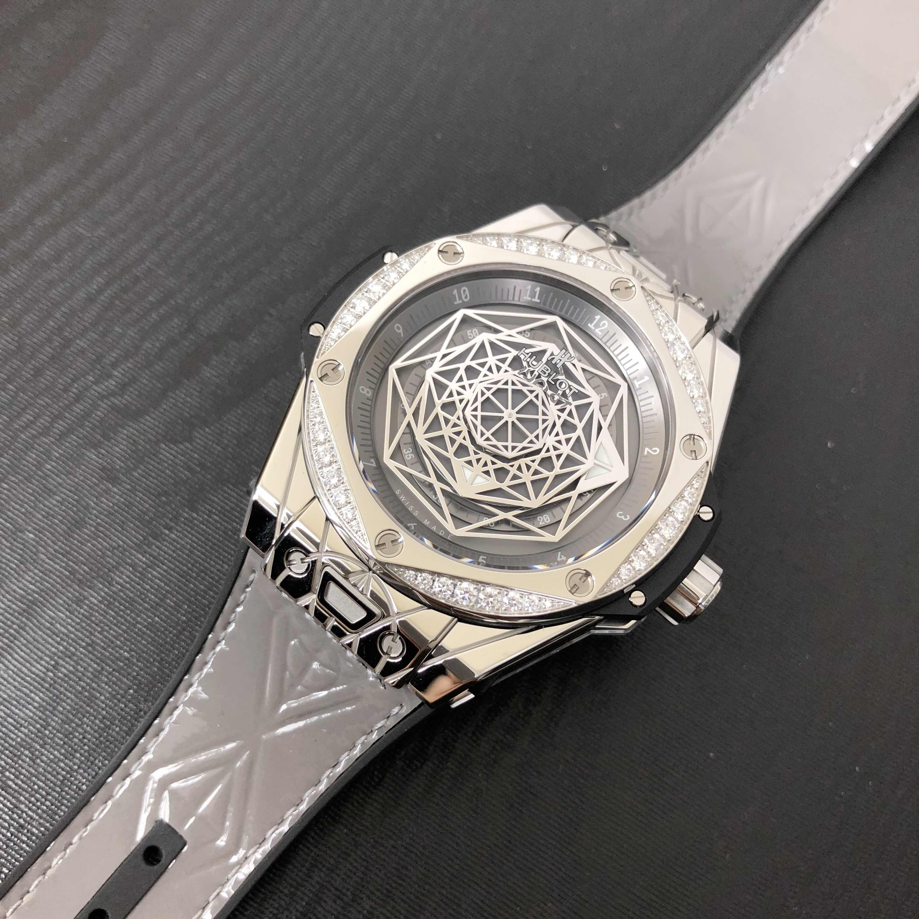 Hublot 465.SS.7047.VR.1204.MXM20 5