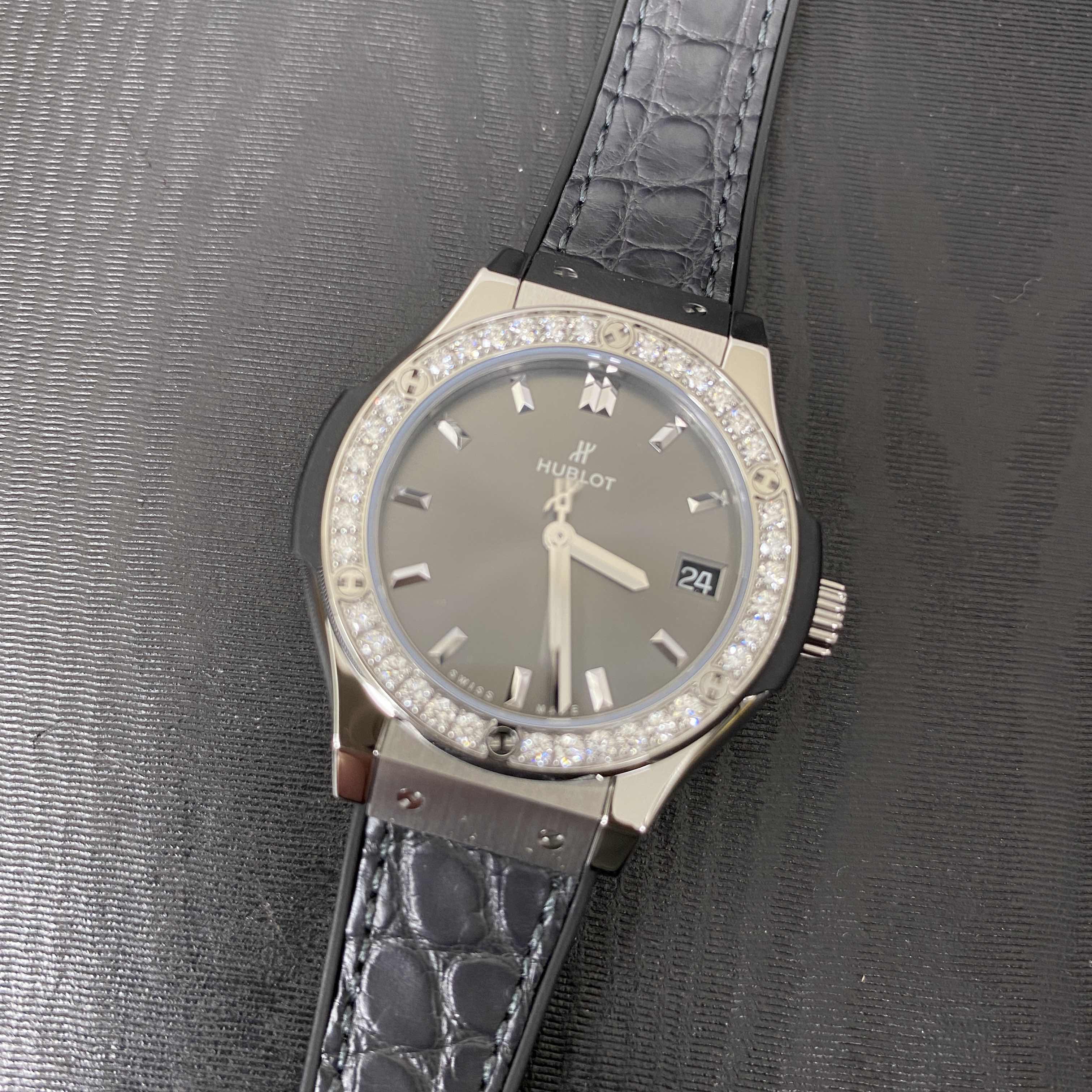 Hublot 581.NX.7071.LR.1104 5