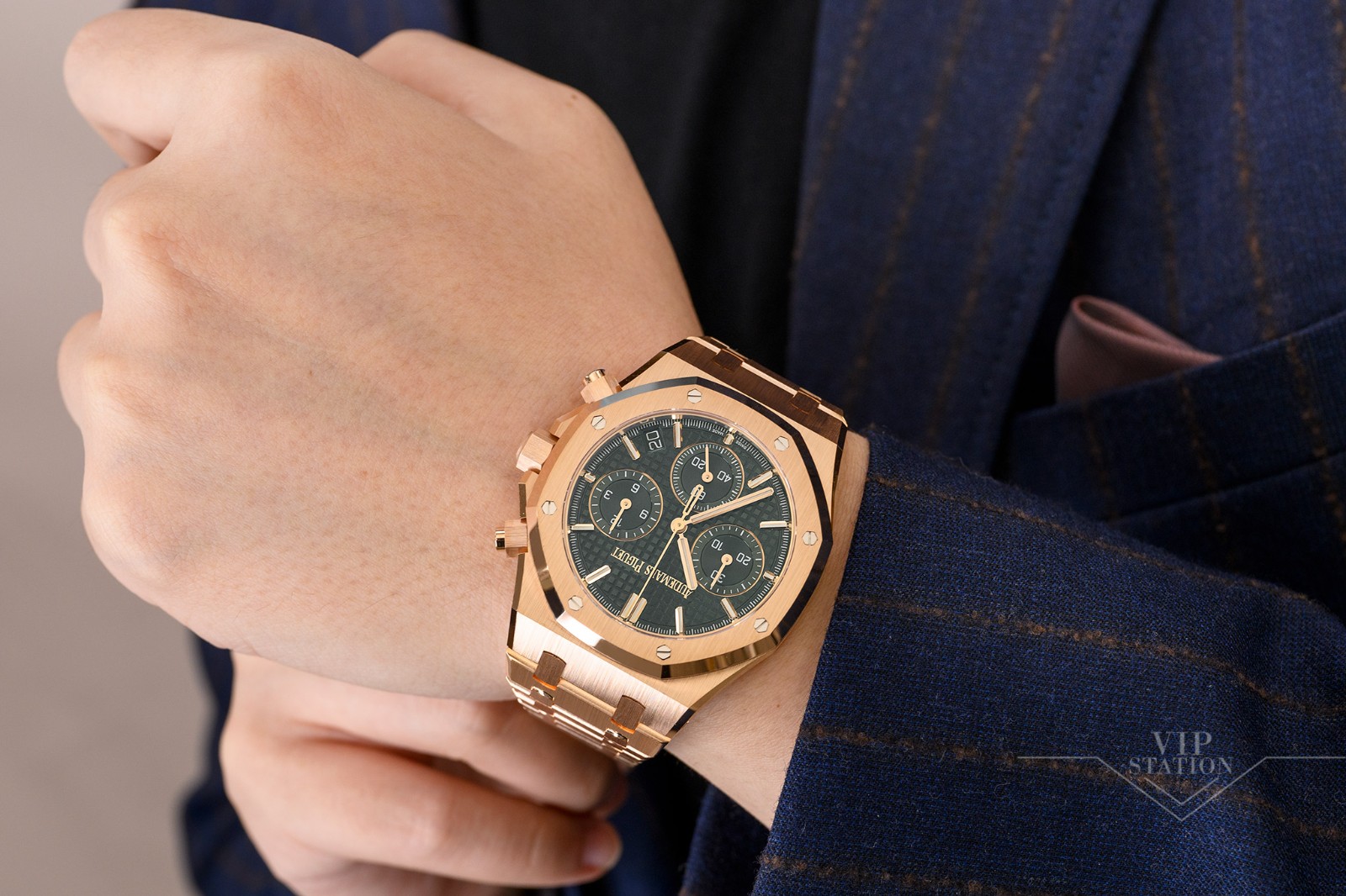 Audemars Piguet 26240OR.OO.1320OR.04 6