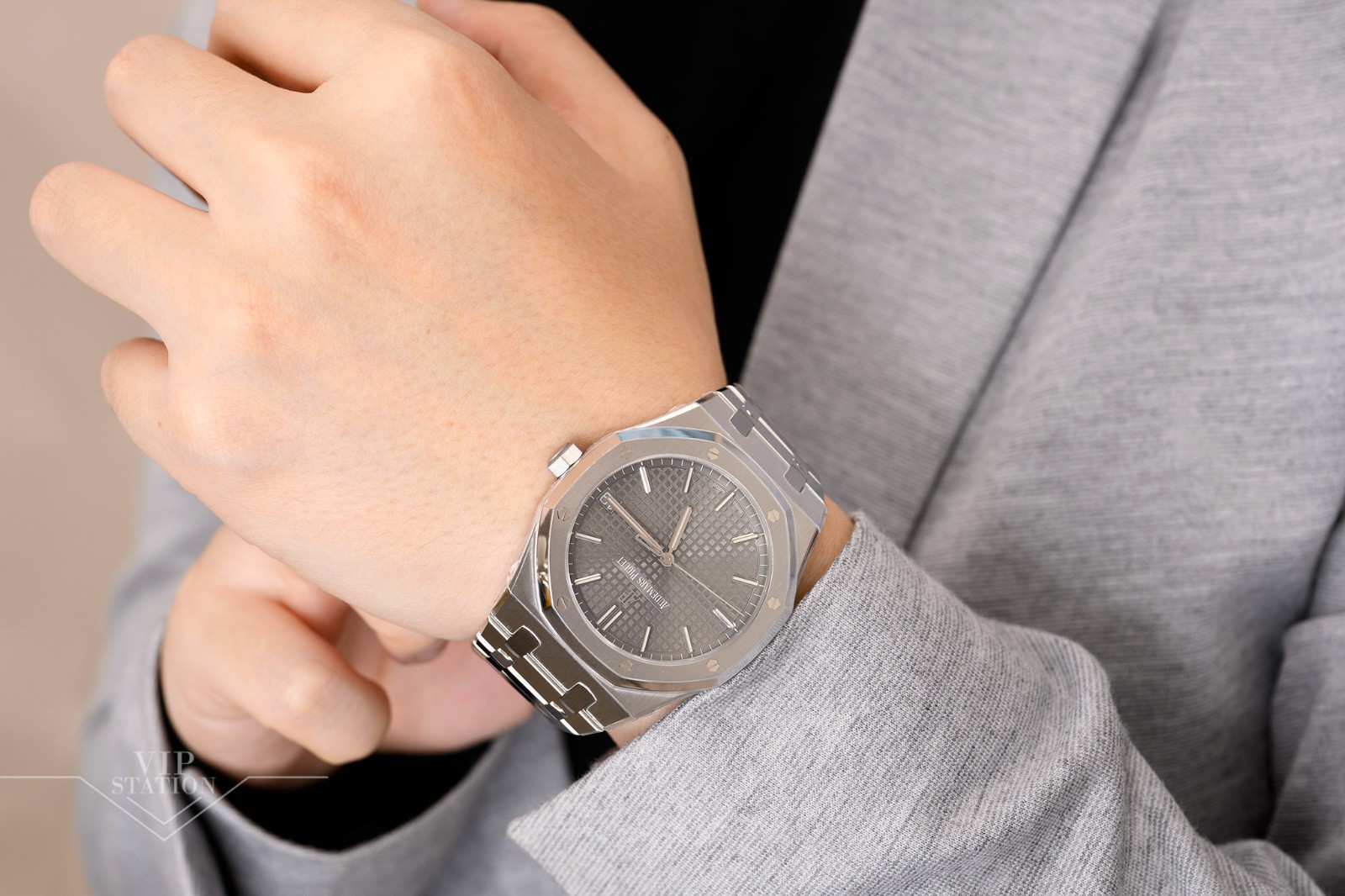 Audemars Piguet 15500ST.OO.1220ST.02  6