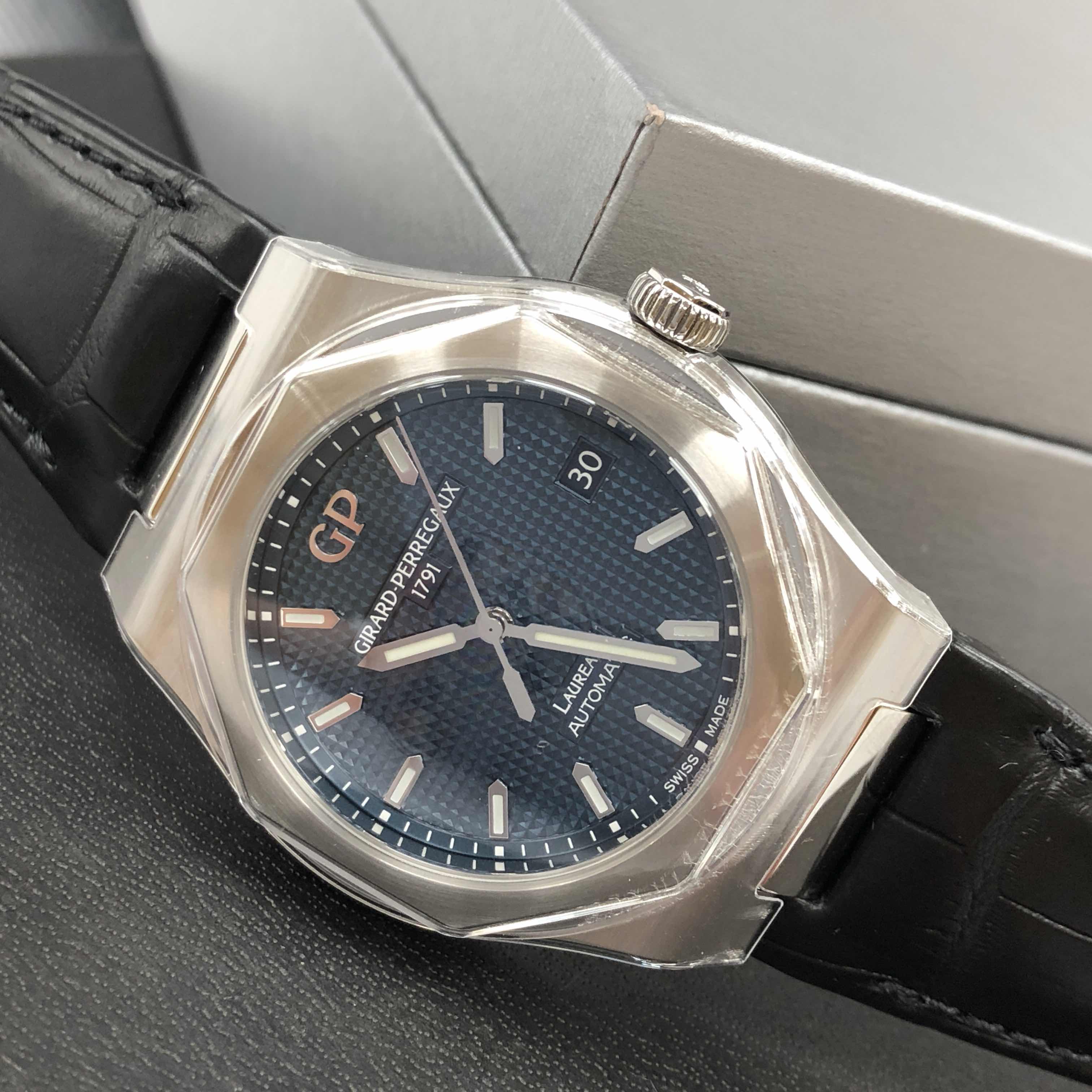 Girard Perregaux 81005-11-431-BB6A 6