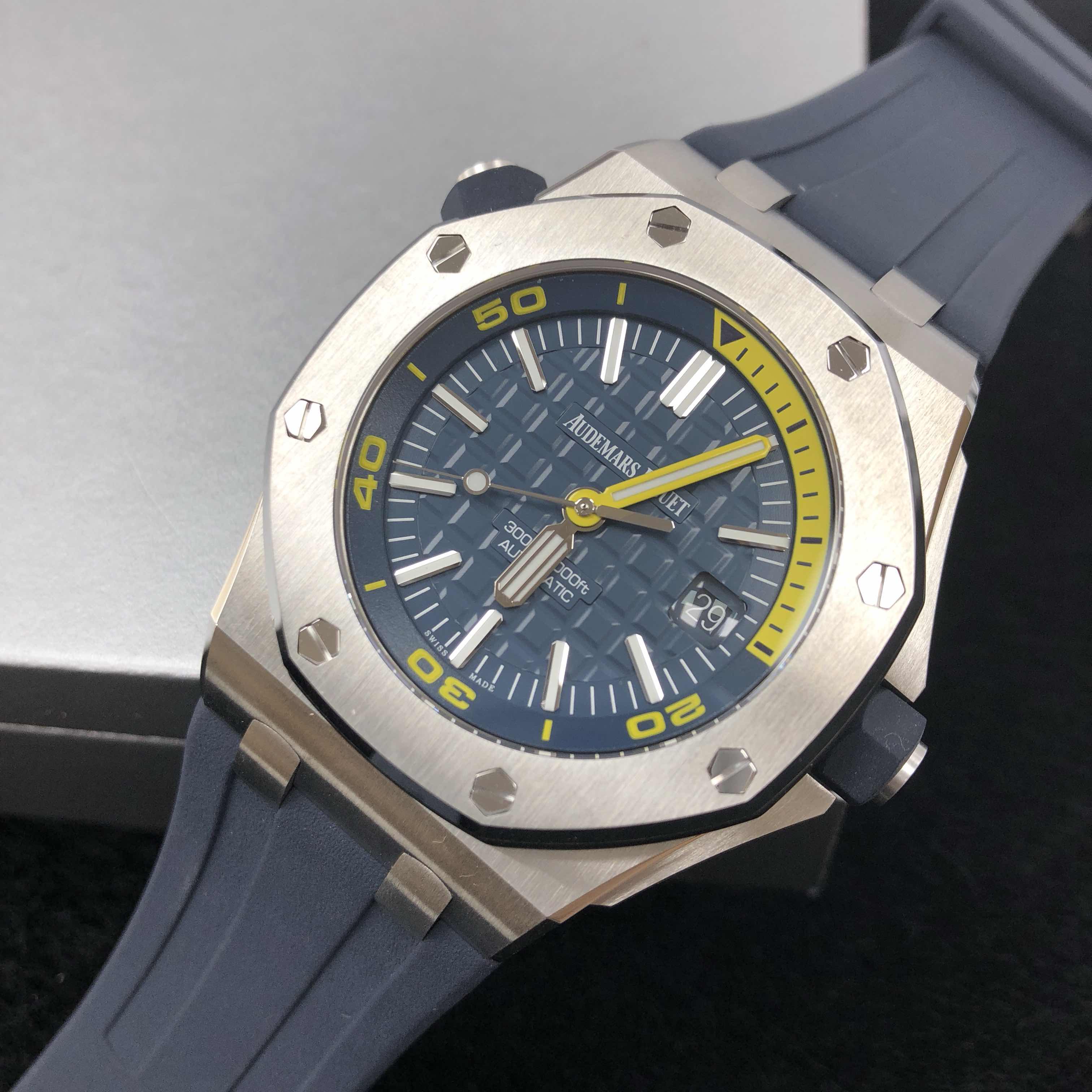 Audemars Piguet 15710ST.OO.A027CA.01 6