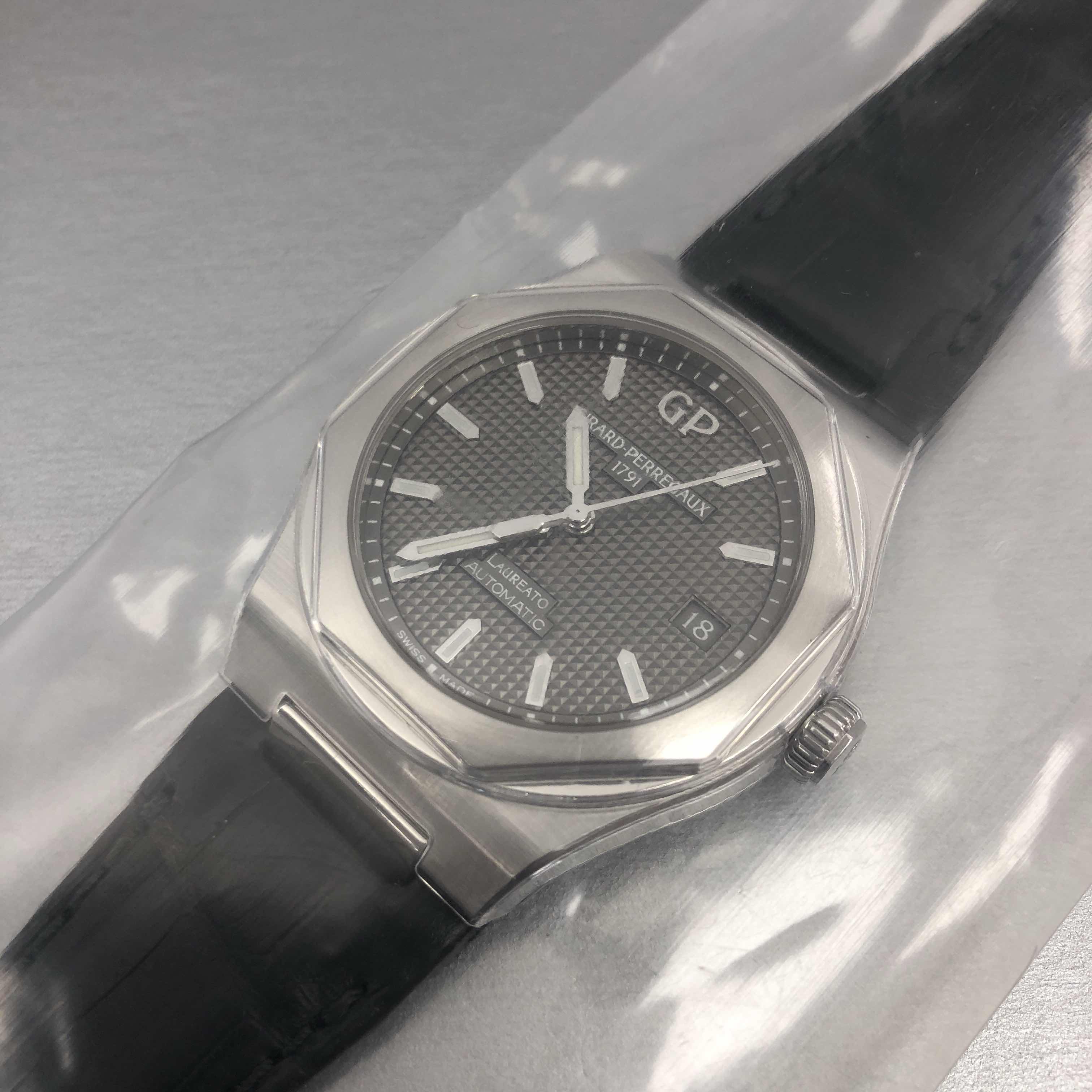 Girard Perregaux 81005-11-231-BB6A 6