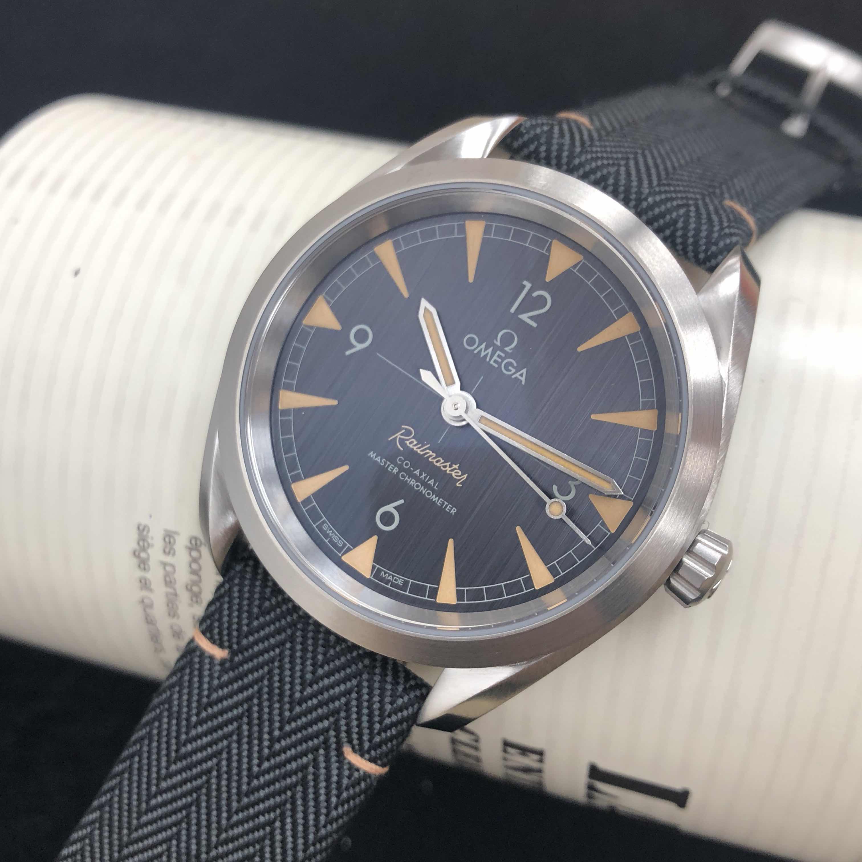 Omega 220.12.40.20.01.001  6