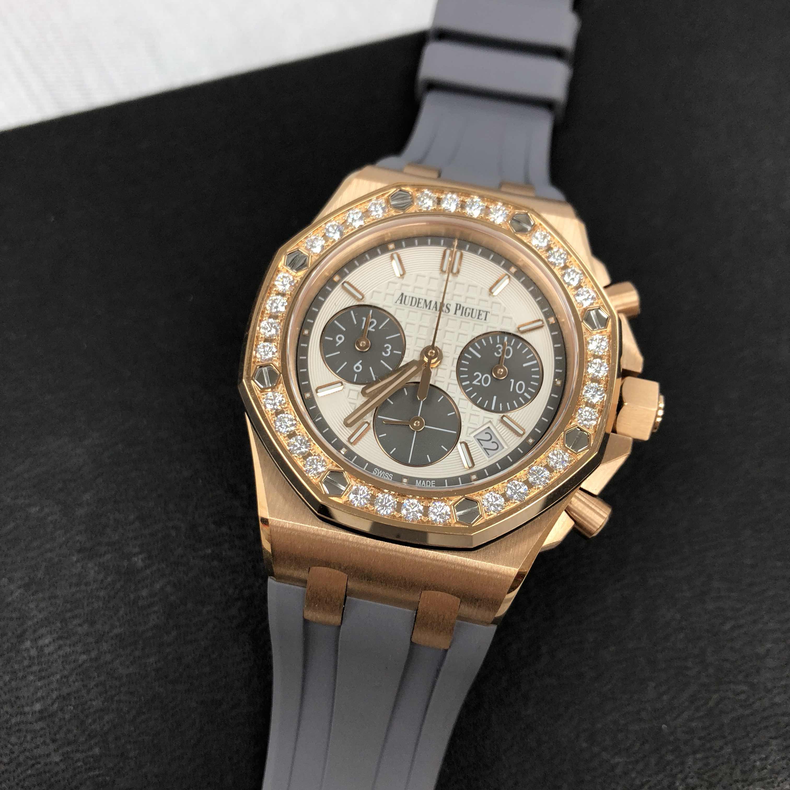 Audemars Piguet 26231OR.ZZ.D003CA.01 6