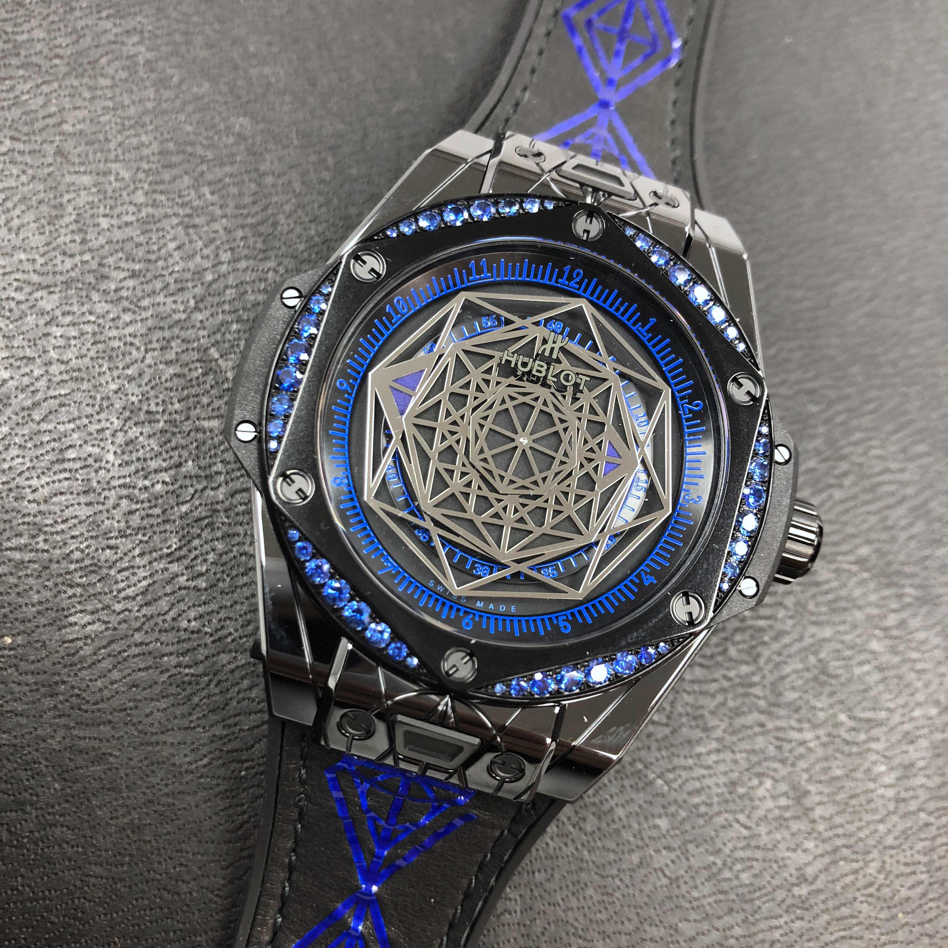 Hublot 465.CS.1119.VR.1201.MXM18 6