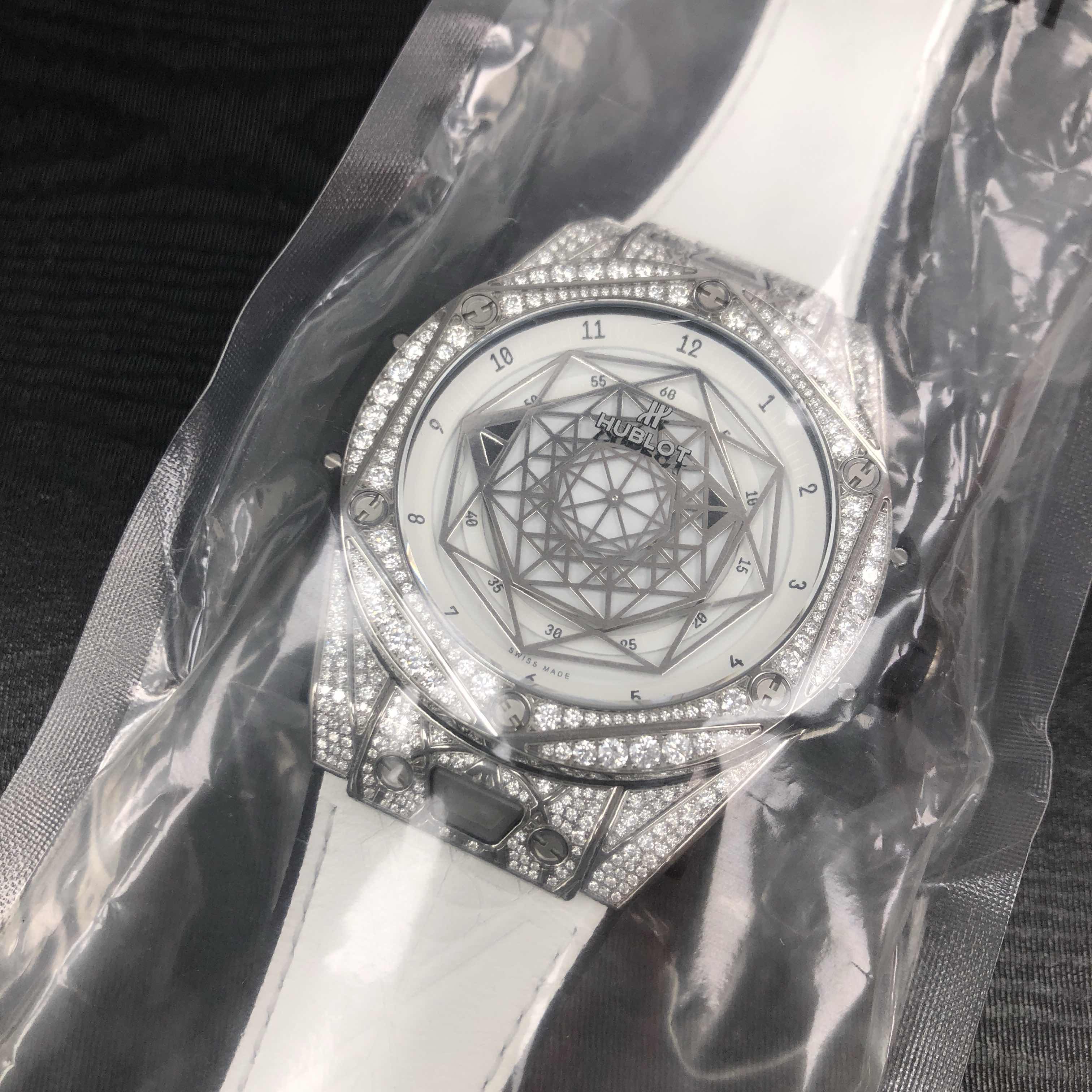 Hublot 415.NX.2027.VR.1704.MXM18 6