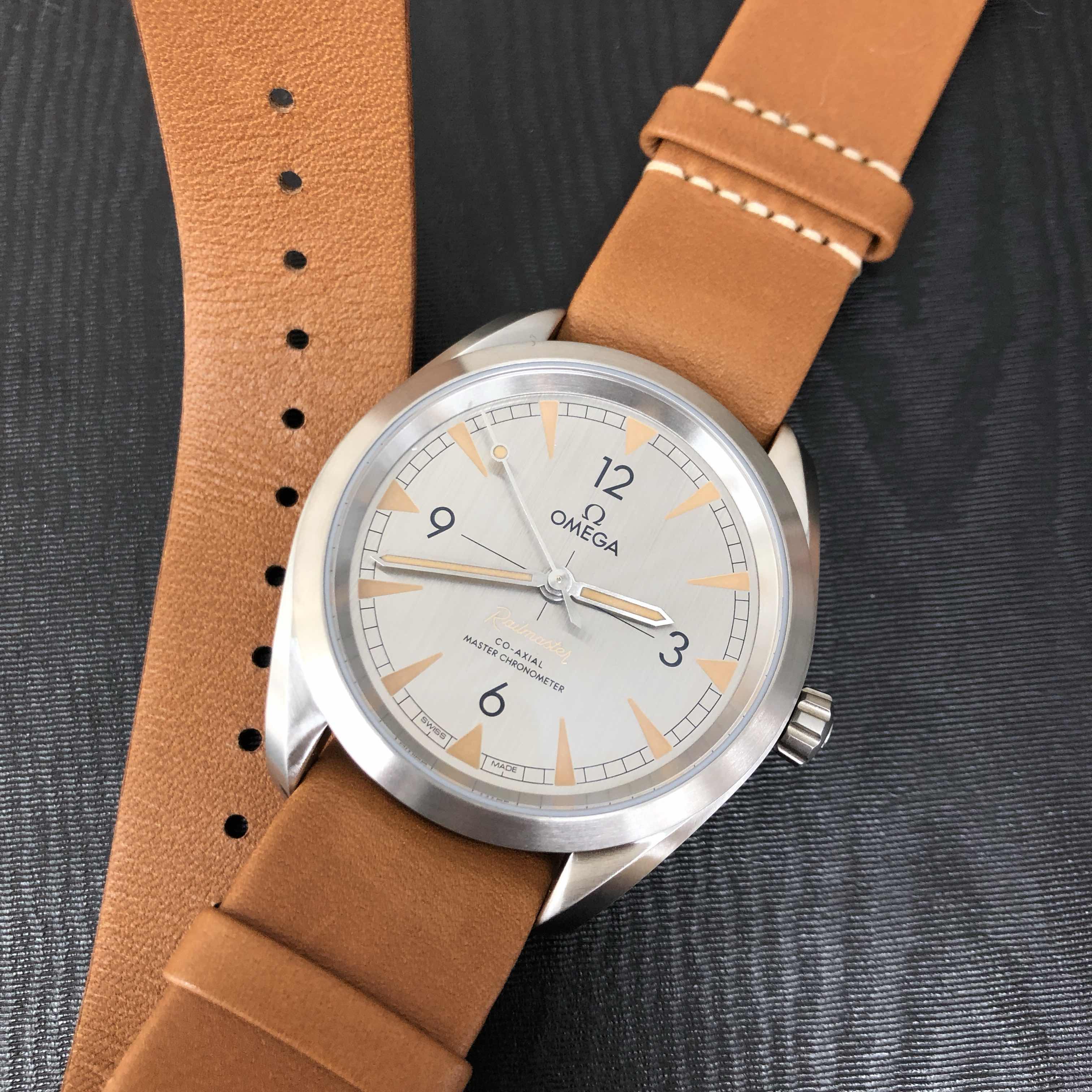 Omega 220.12.40.20.06.001 6