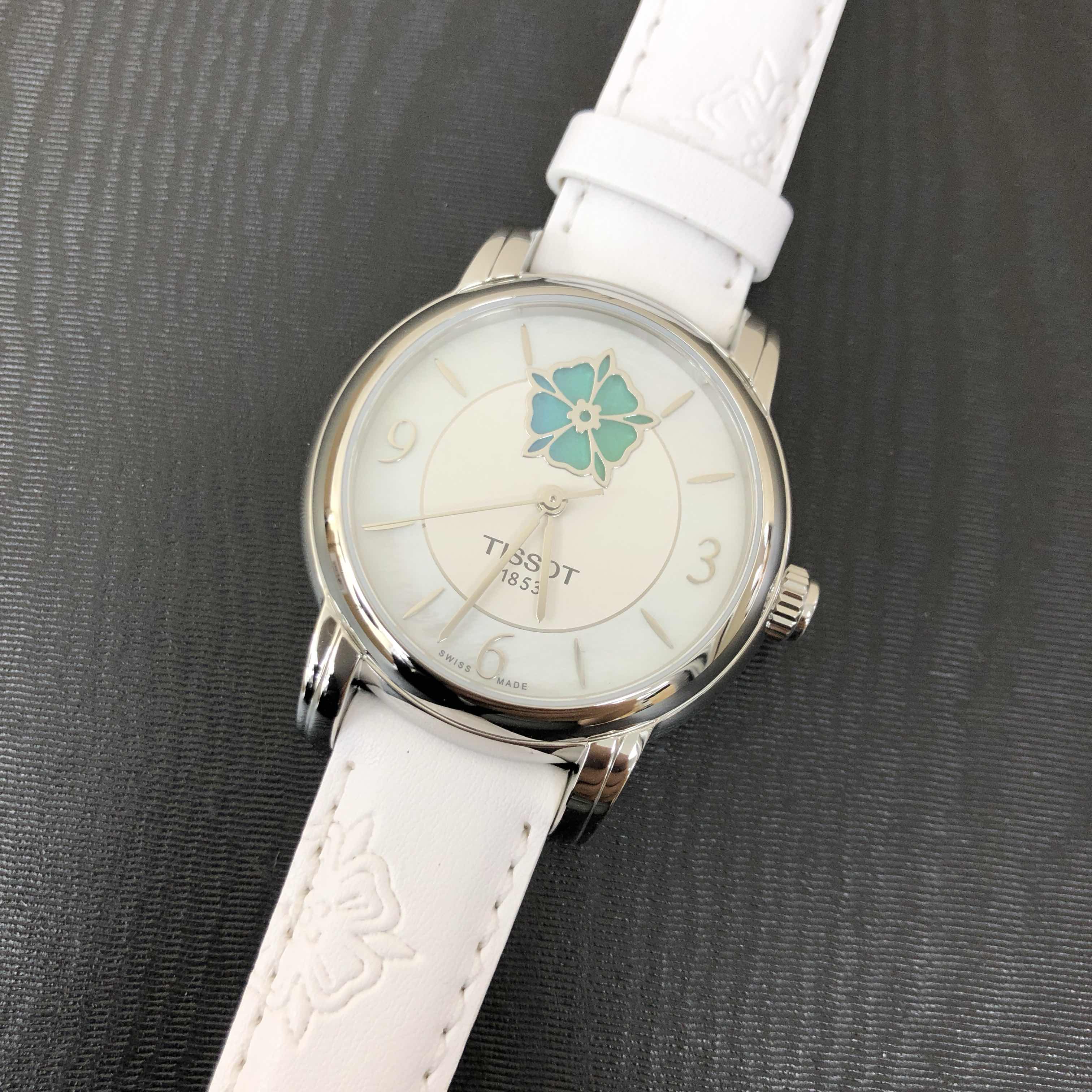Tissot T050.207.17.117.05  6