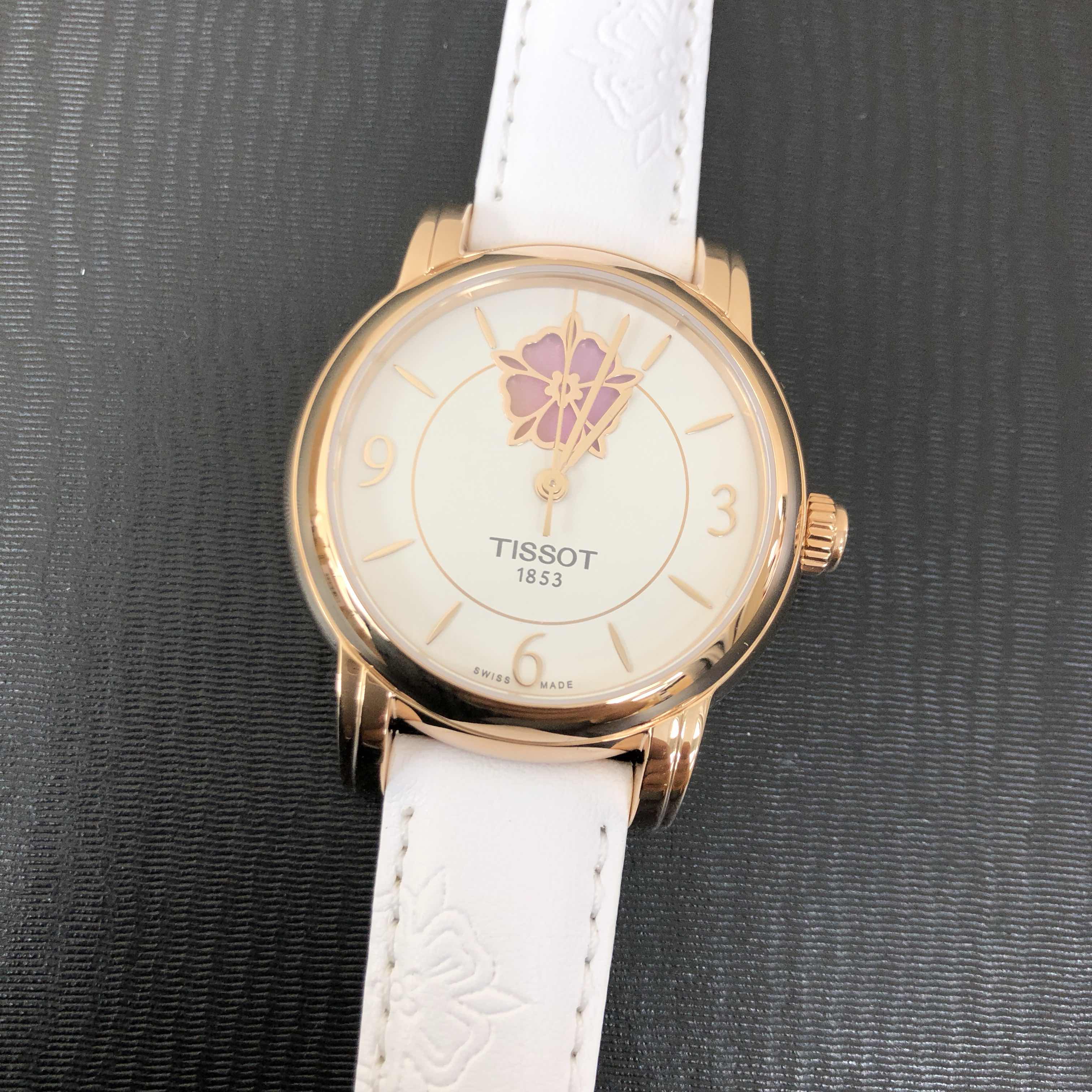 Tissot T050.207.37.017.05 6