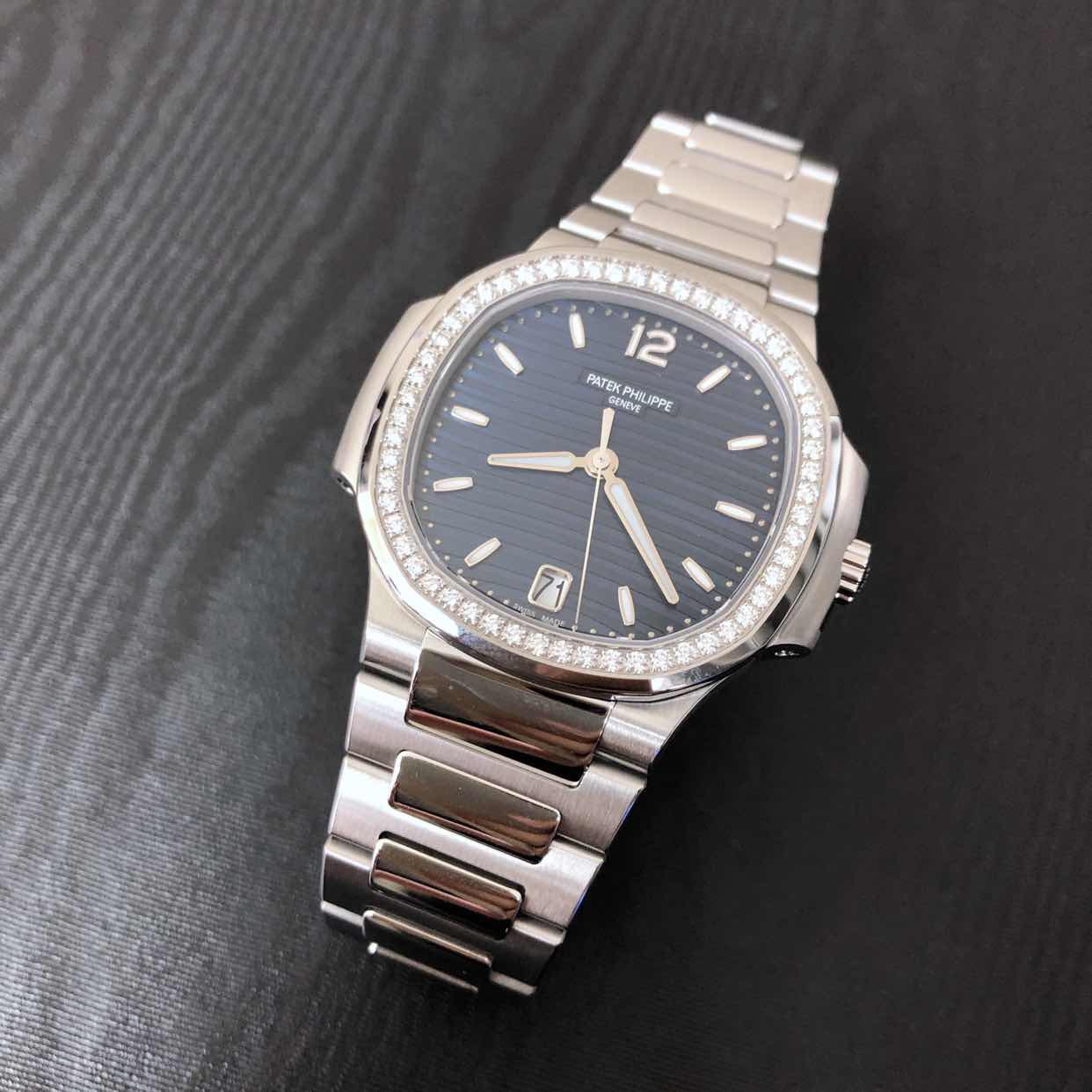 Patek Philippe 7118/1200A-001 6