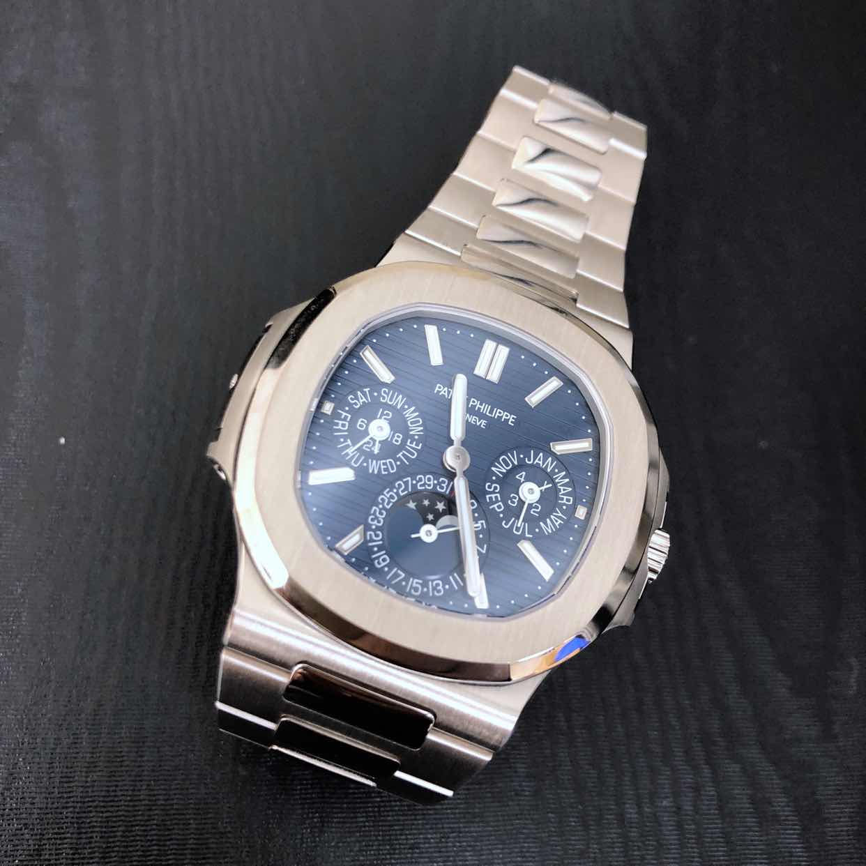 Patek Philippe 5740/1G-001 6