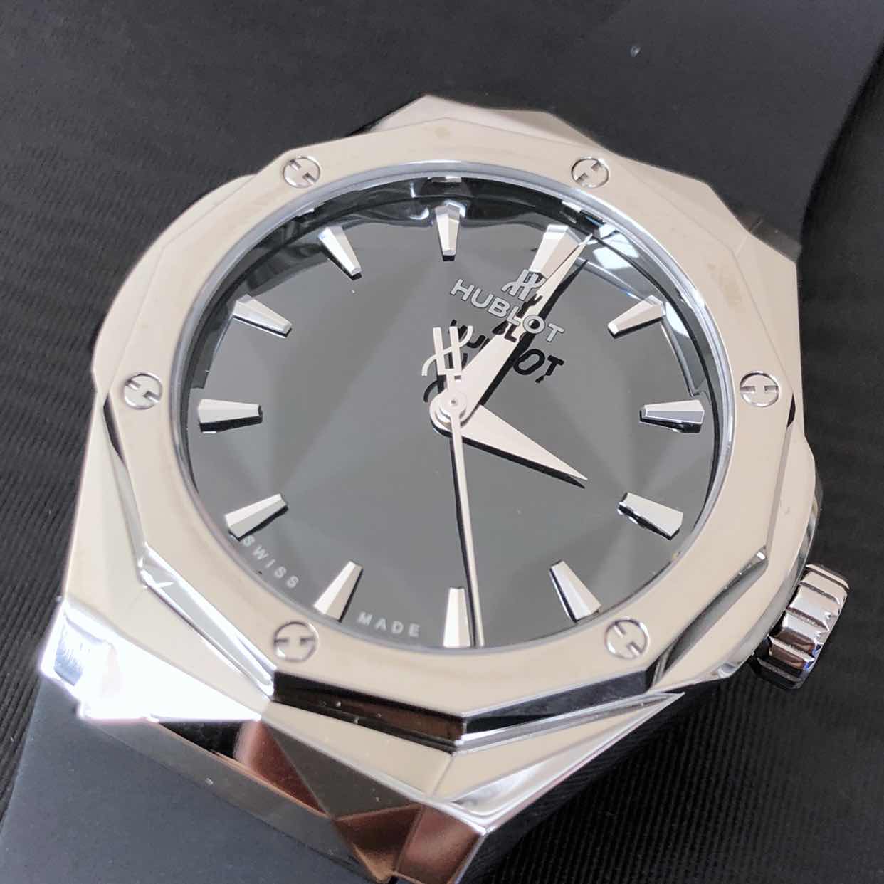 Hublot 550.NS.1800.RX.ORL19 6