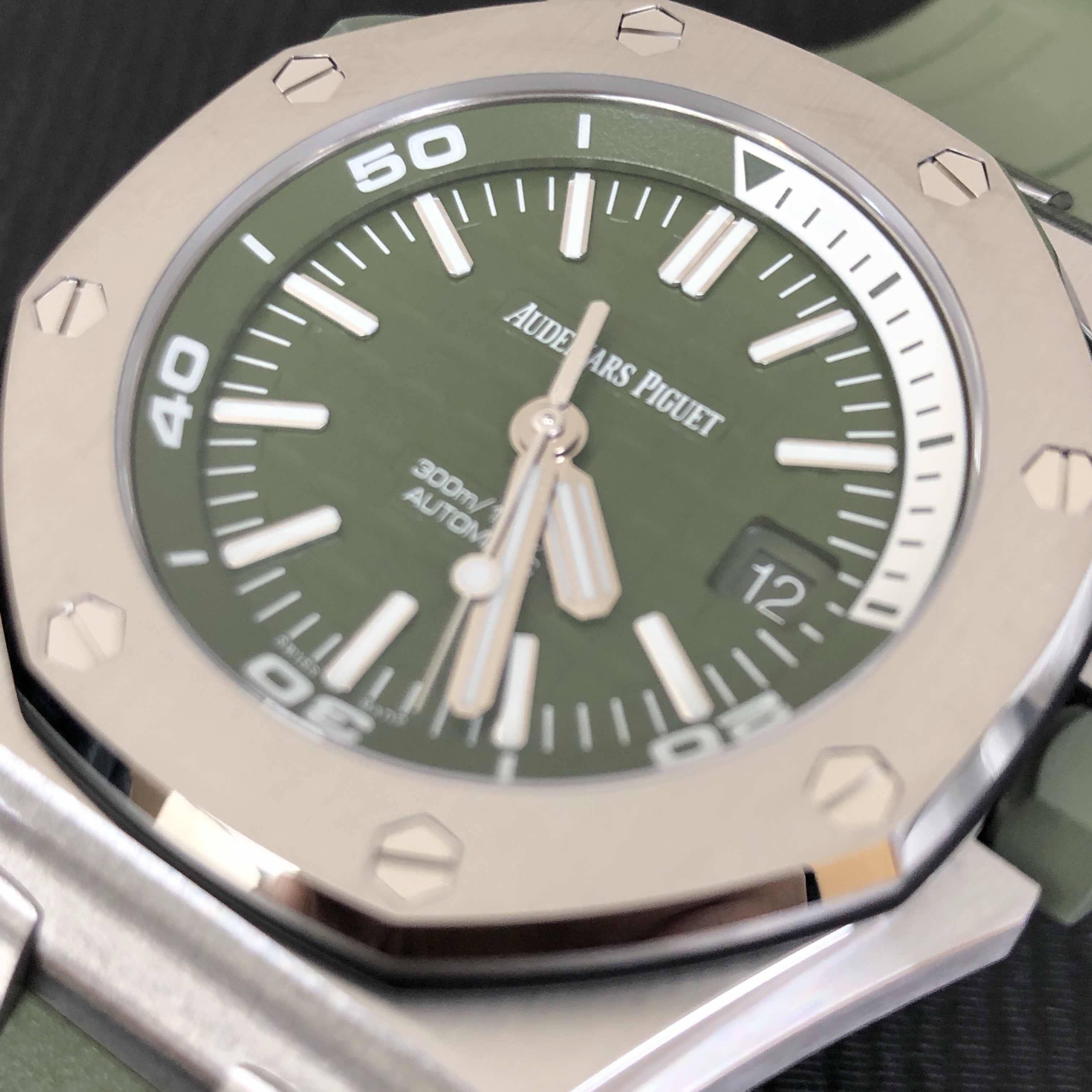 Audemars Piguet 15710ST.OO.A052CA.01 6