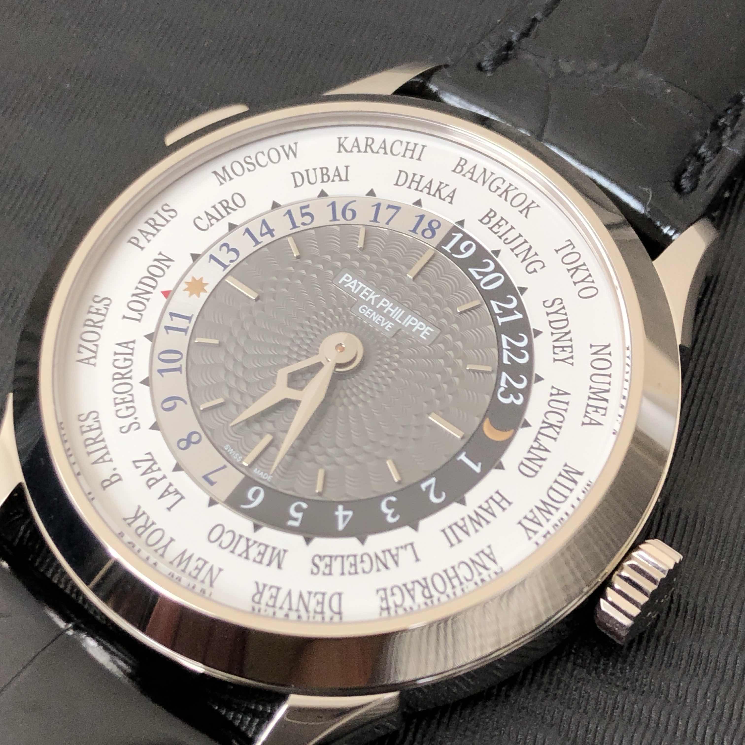Patek Philippe 5230G-014 6