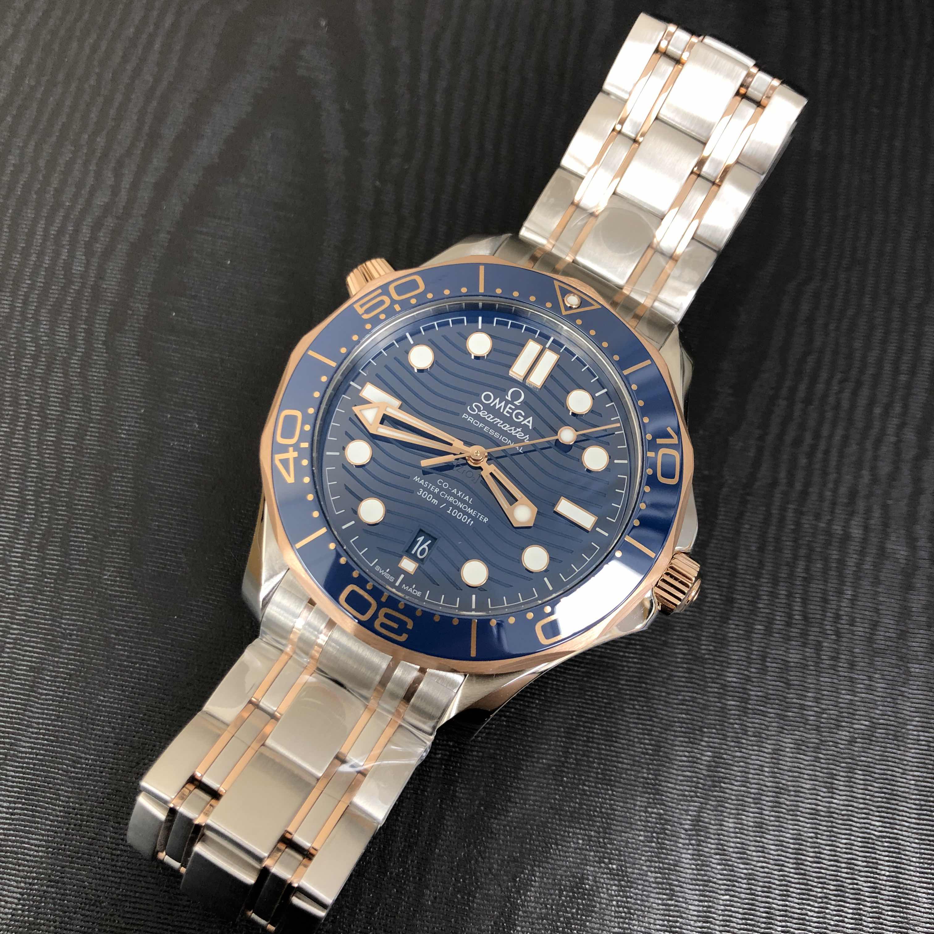 Omega 210.20.42.20.03.002 6