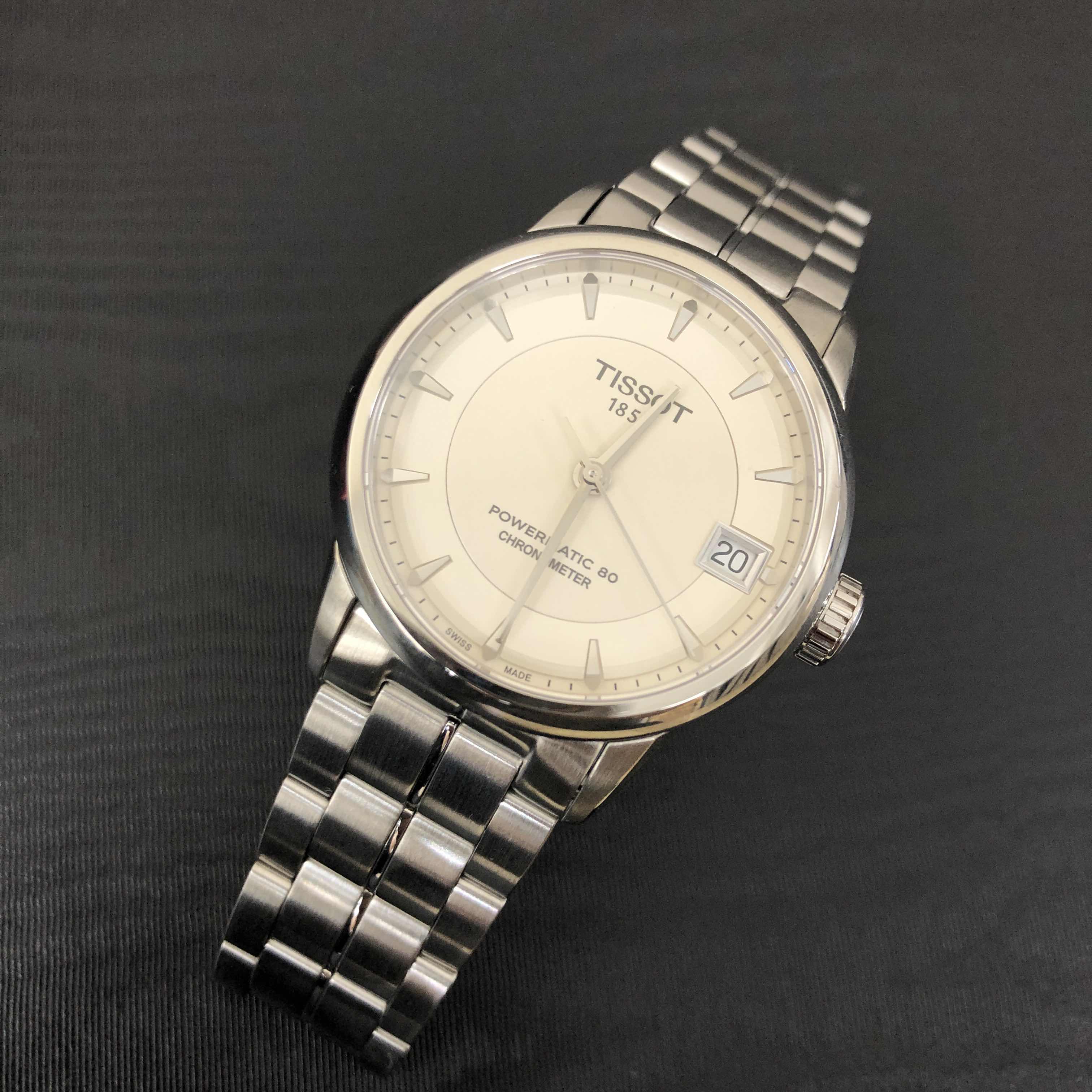 Tissot T086.208.11.261.00  6