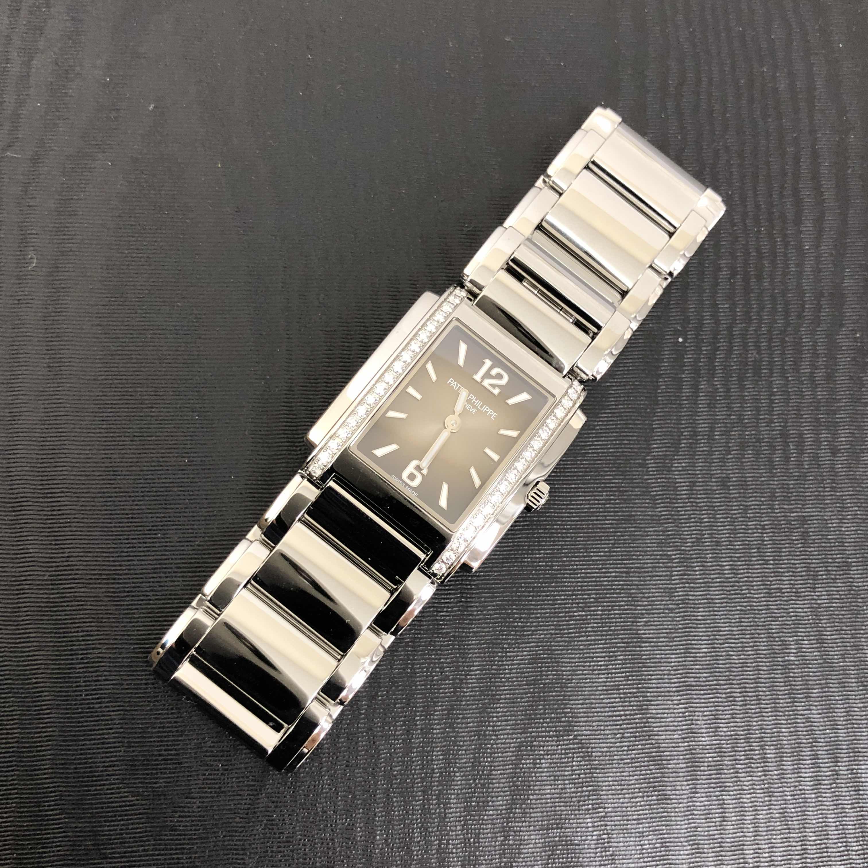 Patek Philippe 4910/1200A-010 6